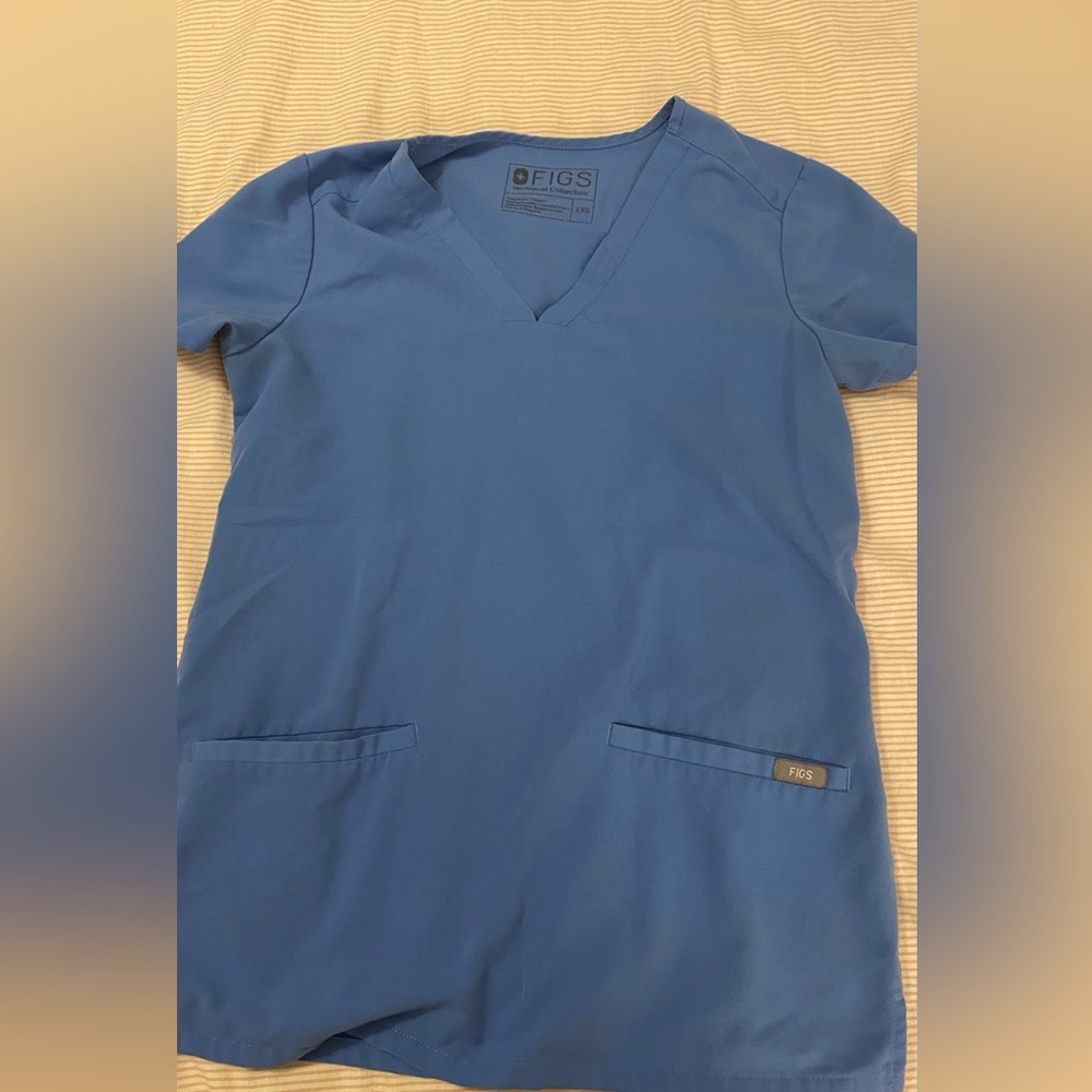 Figs Scrub Set Ceiling Blue Casma 3-pocket top and Yola pants
